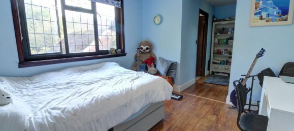 4 bedrooms House in Reading, United Kingdom No. 10452 11