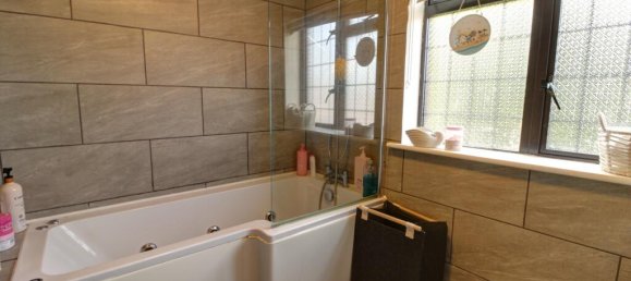 4 bedrooms House in Reading, United Kingdom No. 10452 16