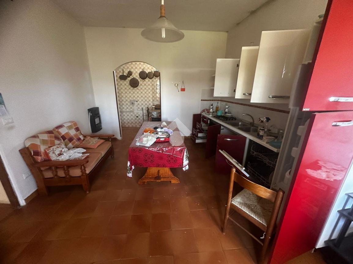 3 rooms House in Montesarchio, Italy No. 133464