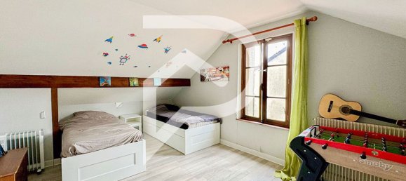 3 bedrooms House in Drancy, France No. 182910 3