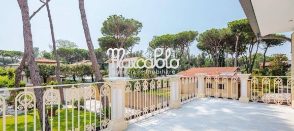 6 bedrooms Villa in Forte dei Marmi, Italy No. 190537 2