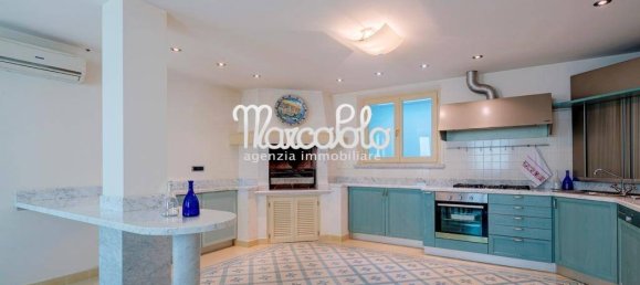 6 bedrooms Villa in Forte dei Marmi, Italy No. 190537 8