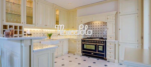 6 bedrooms Villa in Forte dei Marmi, Italy No. 190537 7