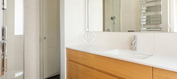 2 Schlafzimmer Penthouse in Eixample, Spain, Nr. 127785 31