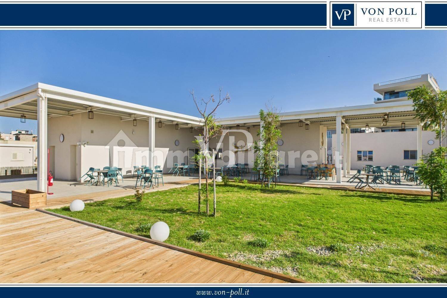 Gewerbliche Immobilie in Trani, Italy 6859m², Nr. 339907