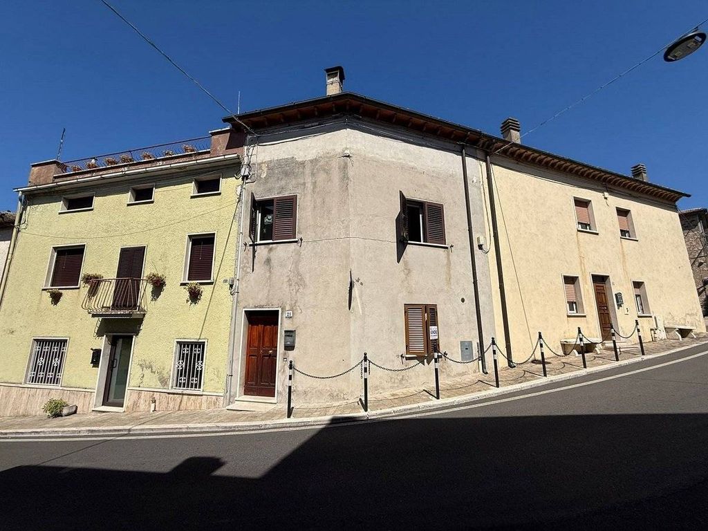 3 bedrooms Apartment in Alviano, Italy No. 283759