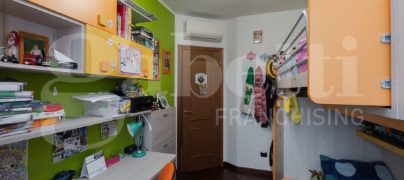 3 rooms Apartment in Monza, Italy No. 32914 9