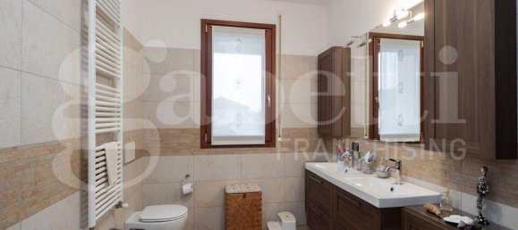 3 rooms Apartment in Monza, Italy No. 32914 11