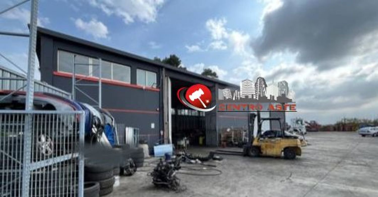 Entrepôt à Pescara, Italy 882m² No. 278733
