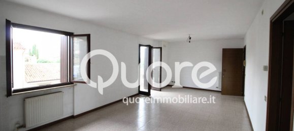 4 bedrooms Apartment in Udine, Italy No. 326371 4