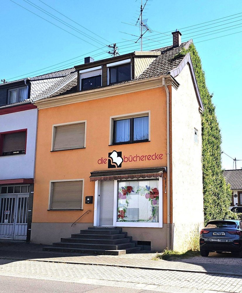 Edificio de 8 habitaciónes en Saarlouis, Germany No. 370563