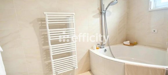 5 bedrooms House in Nantes, France No. 343639 13