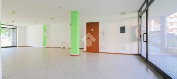  عقار تجاري في Curno, Italy 105متر مربع رقم 377130 4