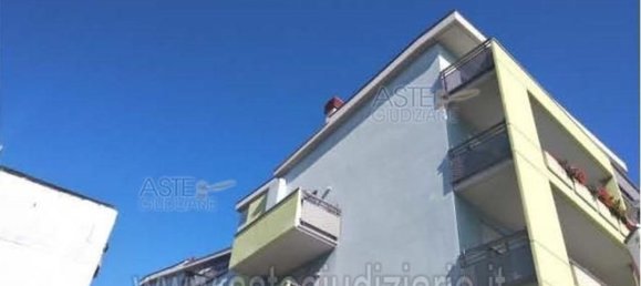 Casa de 11 habitaciónes en Roseto degli Abruzzi, Italy No. 98340 5