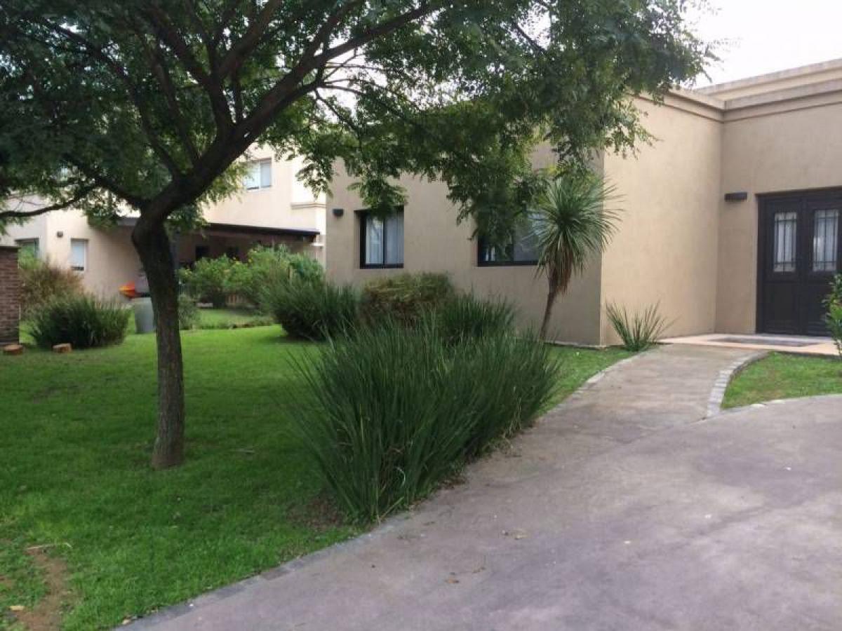 3 bedrooms House in Tigre, Argentina No. 94274