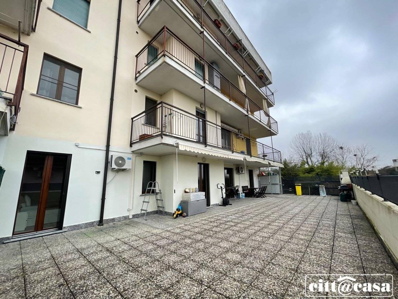 4غرفة شقة في Crescentino, Italy رقم 137352