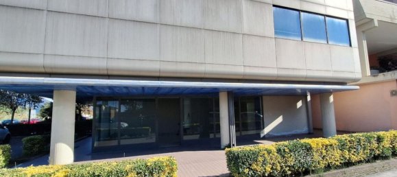 271m² Commercial property in Viareggio, Italy No. 374901 25