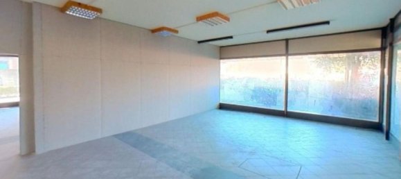 271m² Commercial property in Viareggio, Italy No. 374901 11