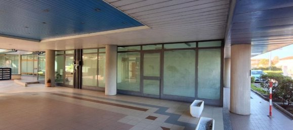 271m² Commercial property in Viareggio, Italy No. 374901 23