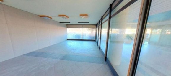 271m² Commercial property in Viareggio, Italy No. 374901 10