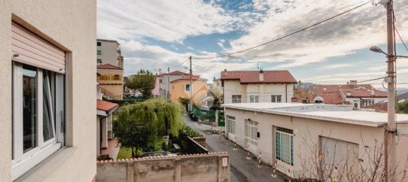 2 rooms Apartment in Trieste, Italy No. 329403 4