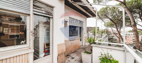 3 rooms Penthouse in Rome, Italy No. 28154 18