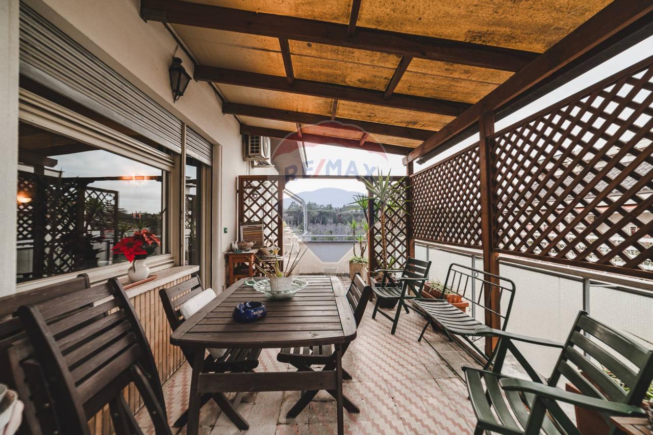 3 rooms Penthouse in Rome, Italy No. 28154