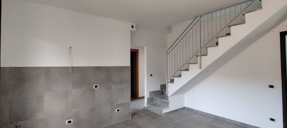 Дуплекс с 4 комнатами в Монте Компатри, Италия № 218219 6