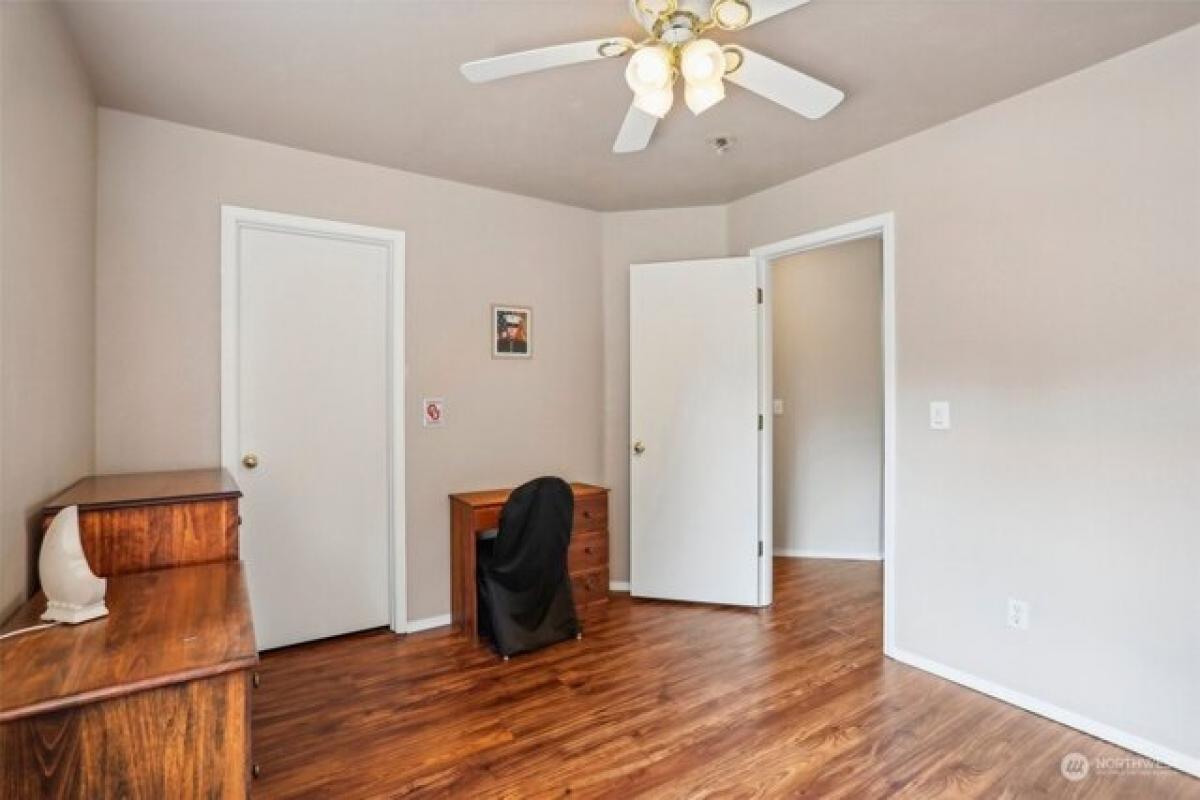 4 bedrooms House in Lake Tapps, USA No. 411298