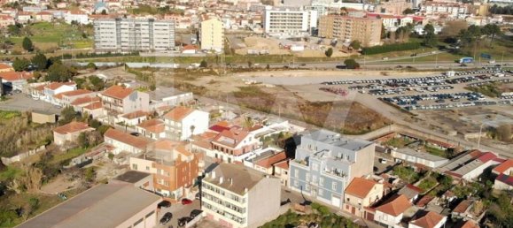  Land in Madalena, Portugal No. 33602 2