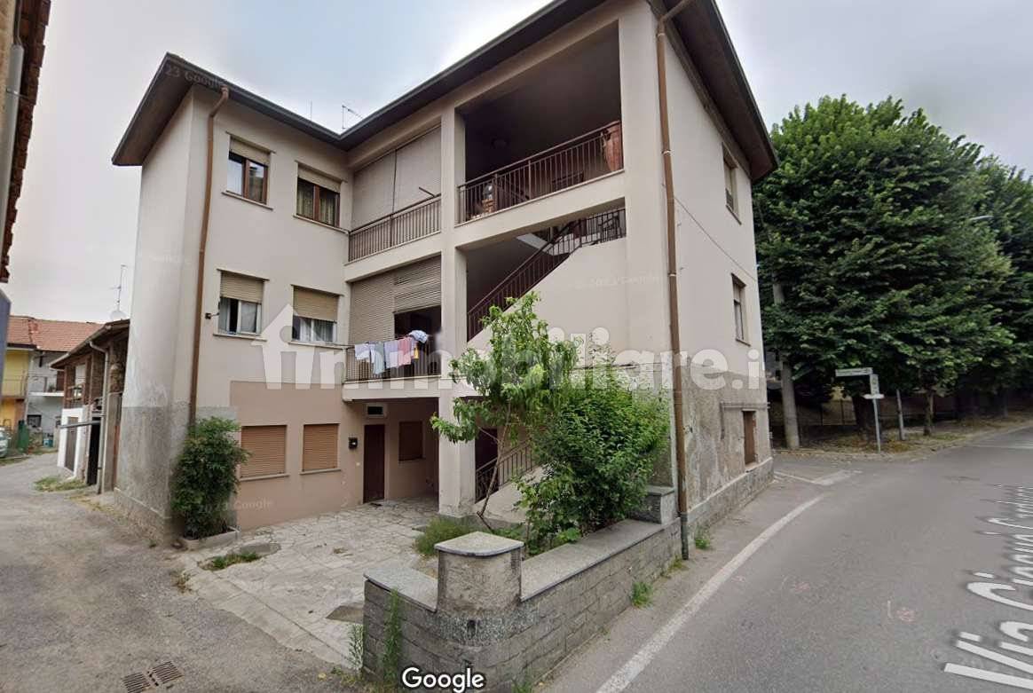 2 غرف نوم شقة في Tradate, Italy رقم 327316