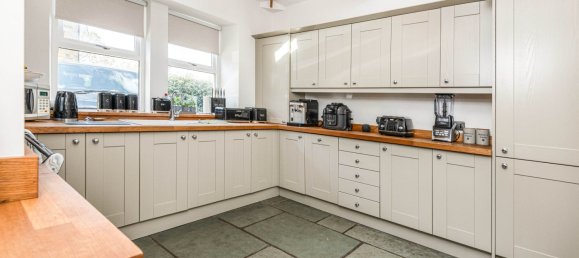 3 bedrooms House in Kirklees, United Kingdom No. 1794 4