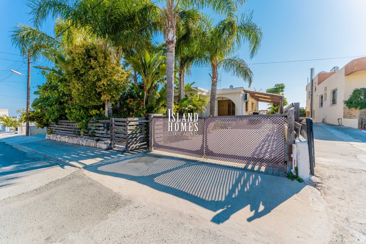 Дом с 3 спальнями в Паралимни, Кипр № 23970