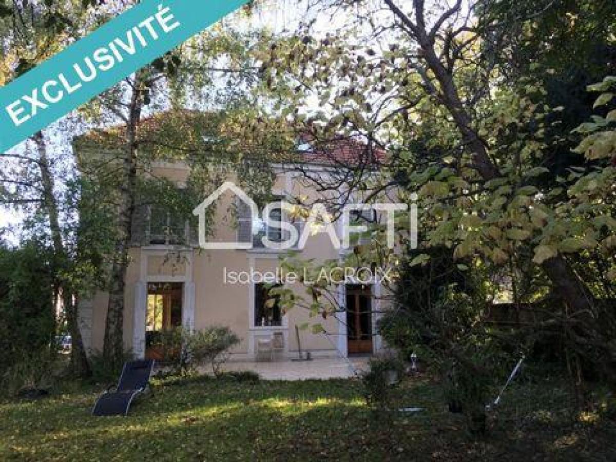 Casa de 6 dormitorios en Servon, France No. 25829