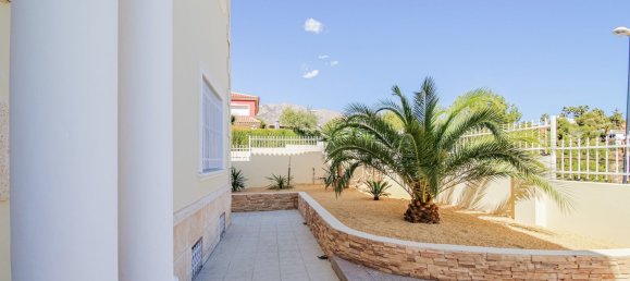 3 bedrooms House in La Nucia, Spain No. 13202 4