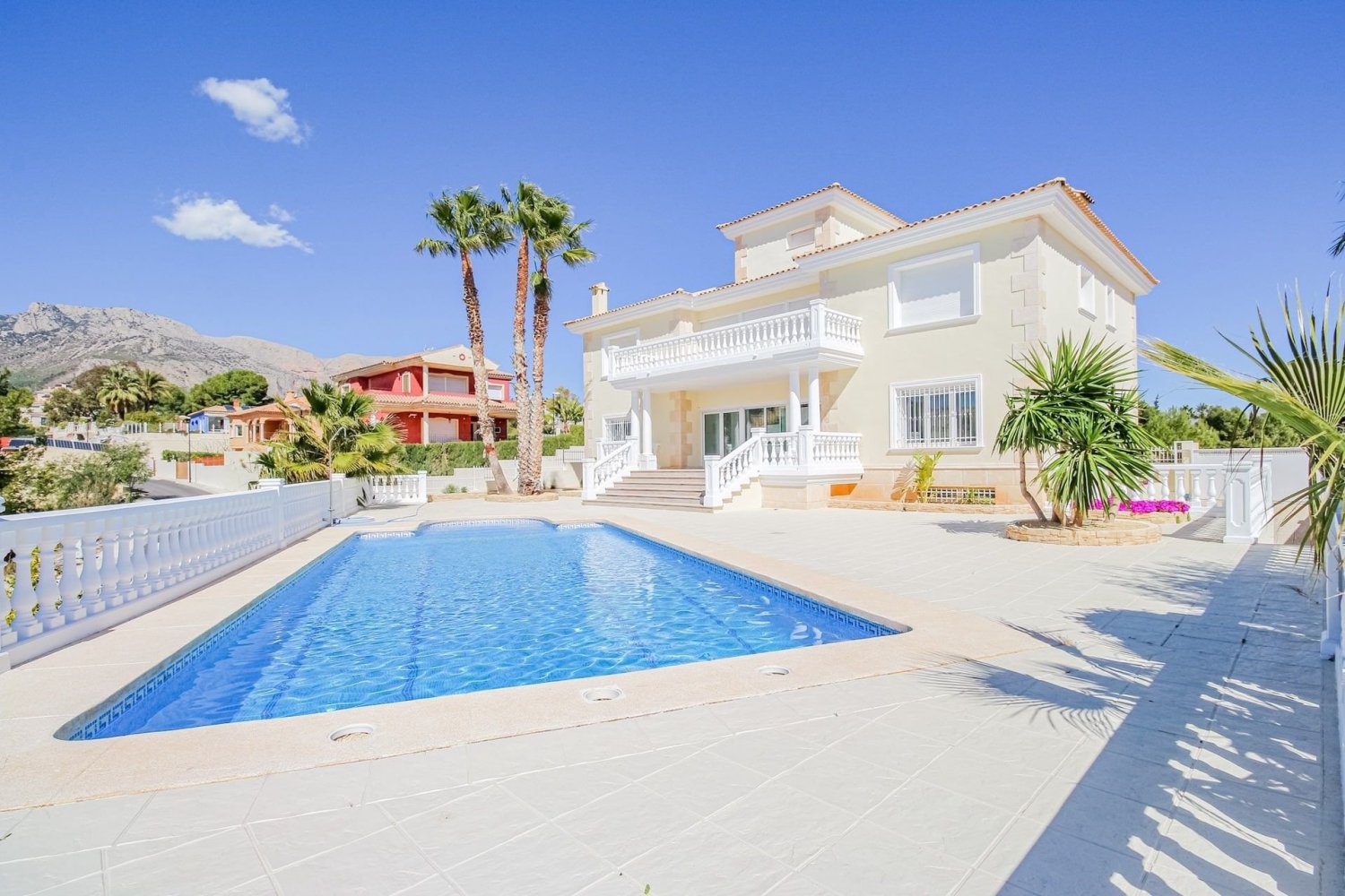 3 bedrooms House in La Nucia, Spain No. 13202