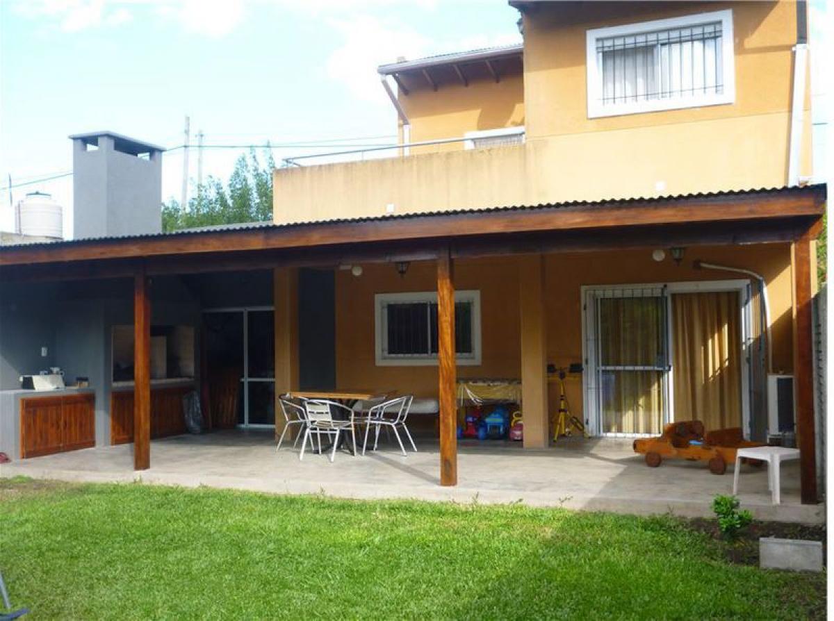 3 bedrooms House in Pilar, Argentina No. 7895