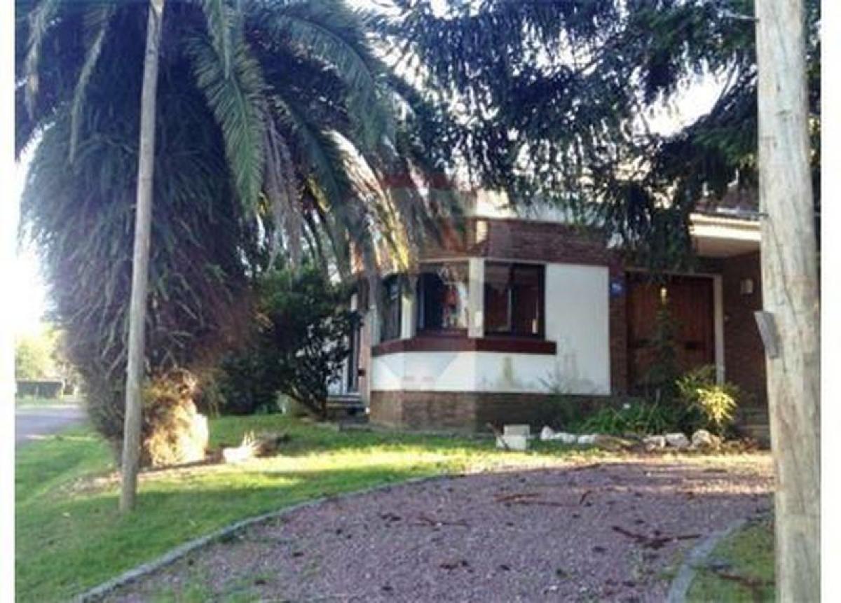 Дом с 4 спальнями в Пилар, Аргентина № 76376