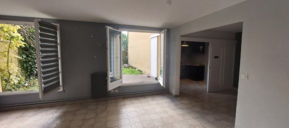 2 Schlafzimmer Doppelhaus in Maurepas, France, Nr. 136014 3