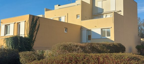 2 Schlafzimmer Doppelhaus in Maurepas, France, Nr. 136014 11