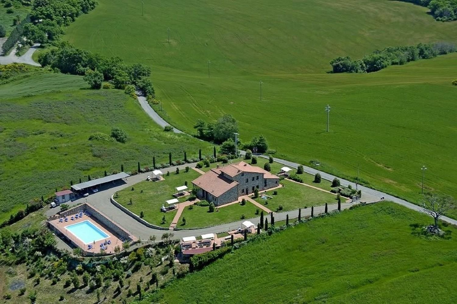 23 rooms House in Volterra, Italy No. 120491