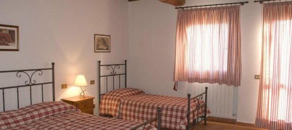 23 rooms House in Volterra, Italy No. 120491 8