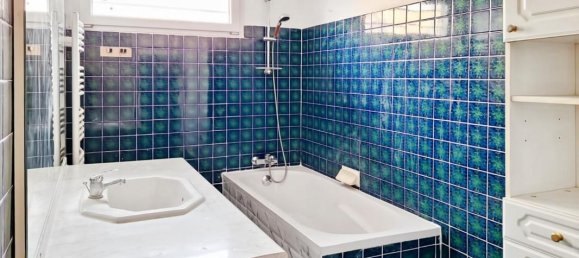 7 bedrooms House in Saint-Denis, France No. 350097 12