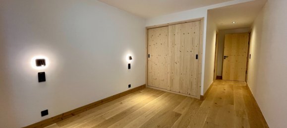 3 bedrooms Apartment in Les Belleville, France No. 172 3