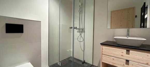 3 bedrooms Apartment in Les Belleville, France No. 172 6