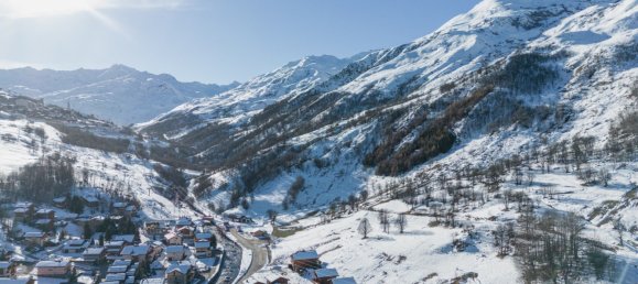 3 bedrooms Apartment in Les Belleville, France No. 172 9