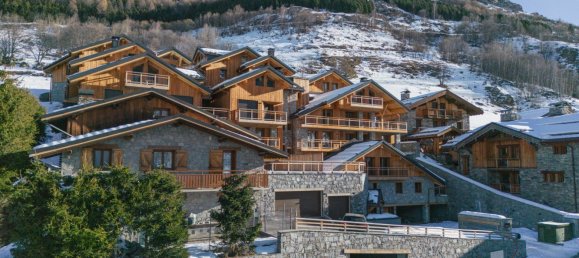 3 bedrooms Apartment in Les Belleville, France No. 172 7