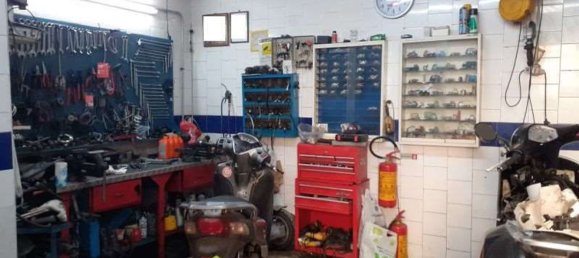 35m² Commercial property in Torre del Greco, Italy No. 274135 5