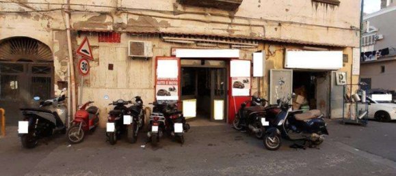 35m² Commercial property in Torre del Greco, Italy No. 274135 8