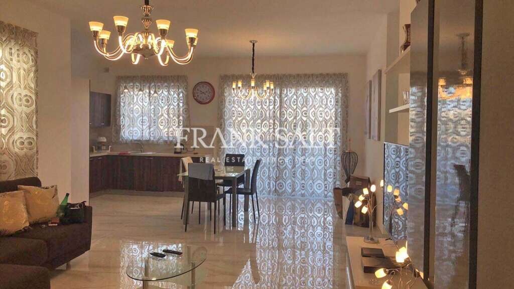 3 bedrooms Penthouse in Mosta, Malta No. 6921